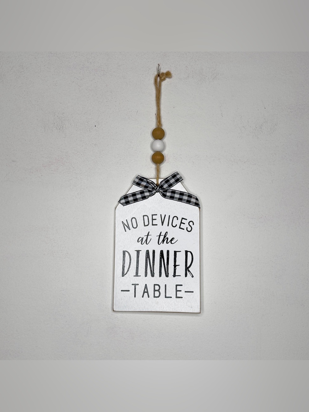 Modern Farmhouse No Devices at the Dinner Table Black & White Rustic Hang Sign